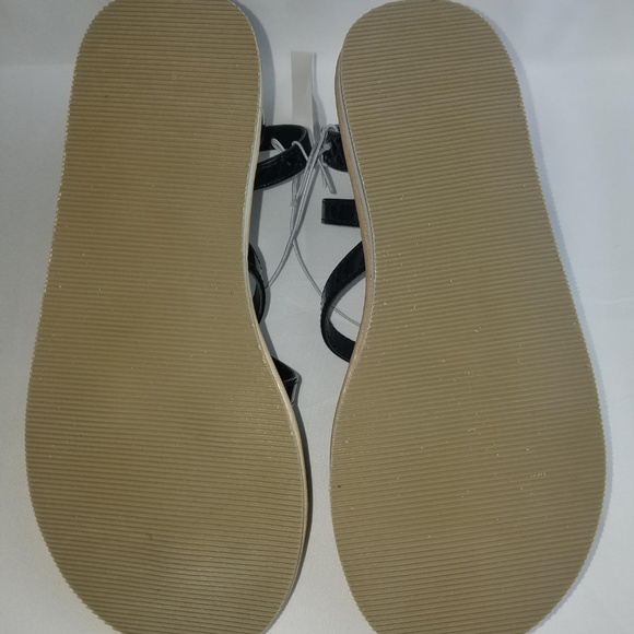 Children's Place Girl's Black Strappy Sandals - Picture 5 of 6